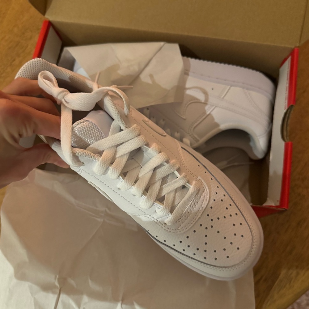 Women’s Nike Court Vision Low - Size 7 - Picture 3 of 4